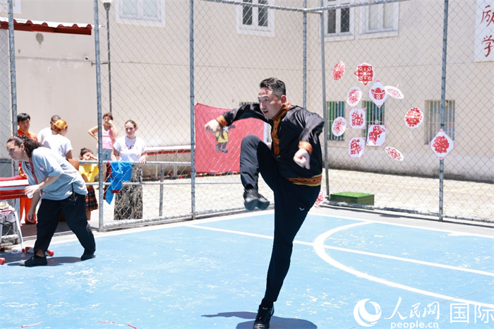 塔吉克舞蹈《夢想》通過靈動的舞姿展現(xiàn)了塔吉克族對美好生活的向往，仿佛帶領觀眾走進了帕米爾高原。人民網記者 陳海琪攝