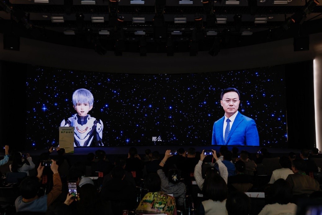 中國工程院院士、湖南師范大學(xué)校長(zhǎng)劉仲華與人民網(wǎng)數(shù)字人白澤線上對(duì)話