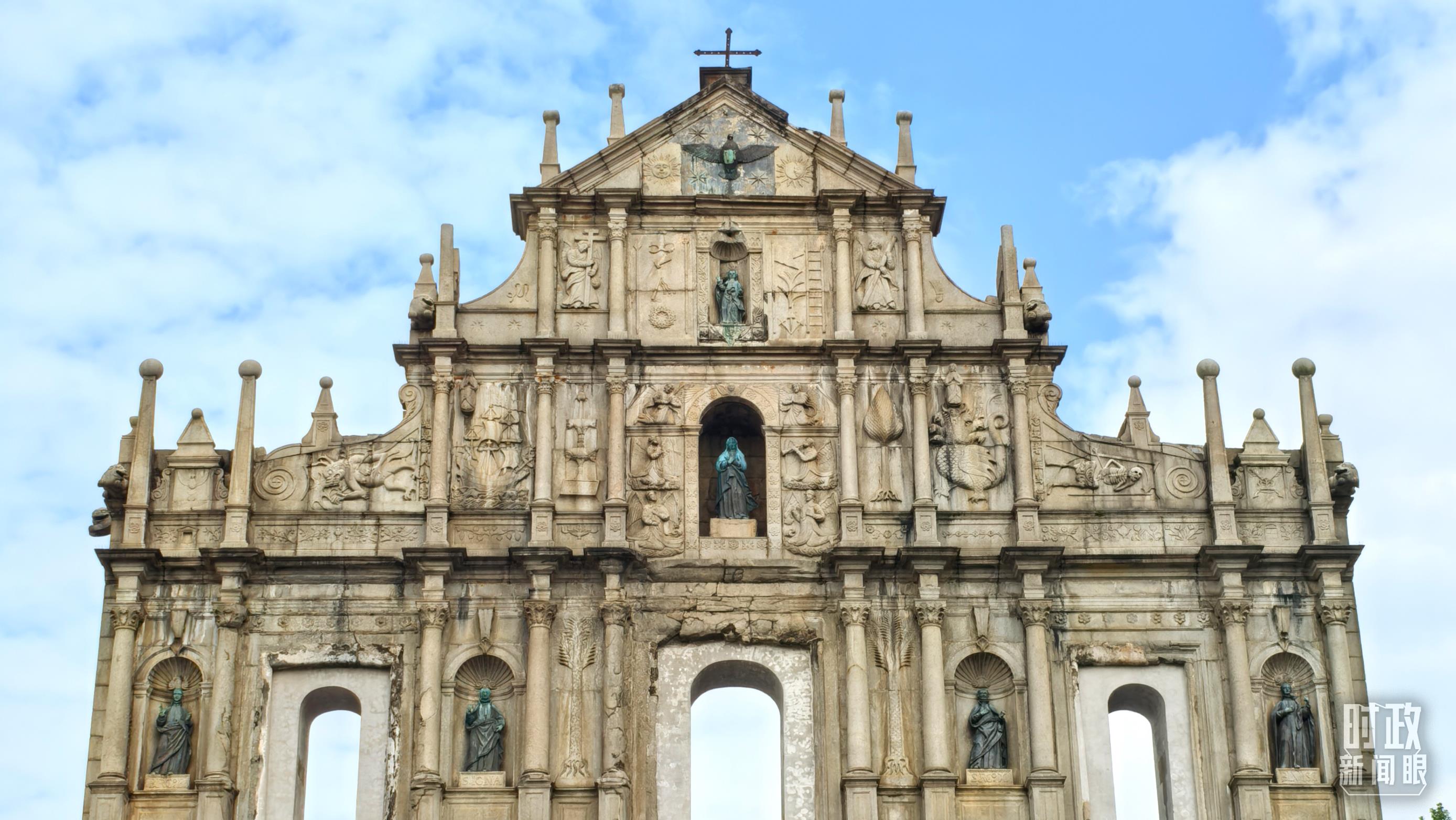 △澳門大三巴牌坊。（總臺(tái)央視記者張垚拍攝）