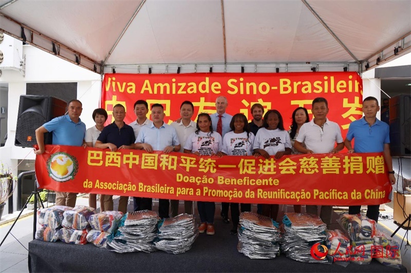 捐贈(zèng)活動(dòng)現(xiàn)場(chǎng)。人民網(wǎng)記者 陳海琪攝