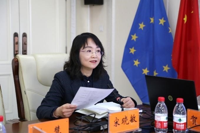 中國社會科學(xué)院歐洲研究所《歐洲研究》總編輯、中國歐洲學(xué)會秘書長宋曉敏教授主持研討會。吳迪攝