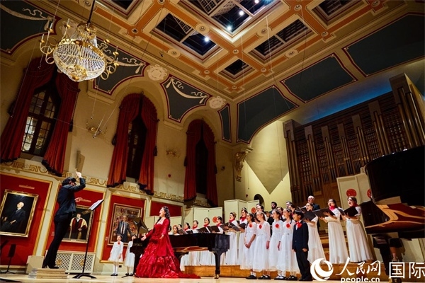 大合唱《燈火里的中國》。楊浩鵬攝