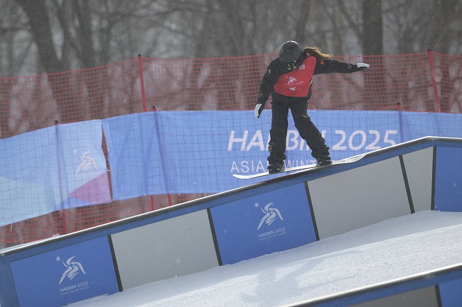 2月8日，張小楠在比賽中。新華社記者 楊冠宇攝