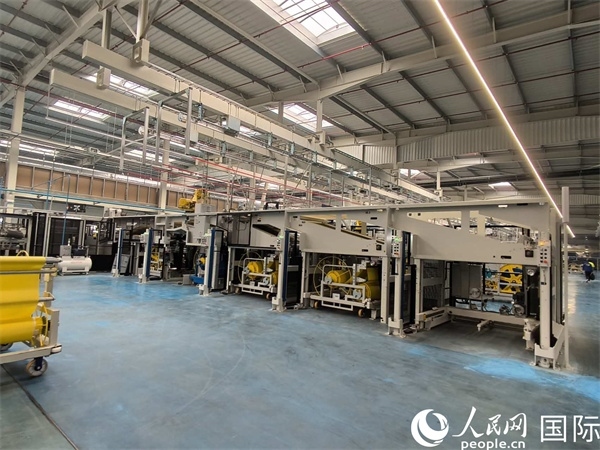 森麒麟在科技城的工廠內(nèi)部。人民網(wǎng)記者 黃培昭攝