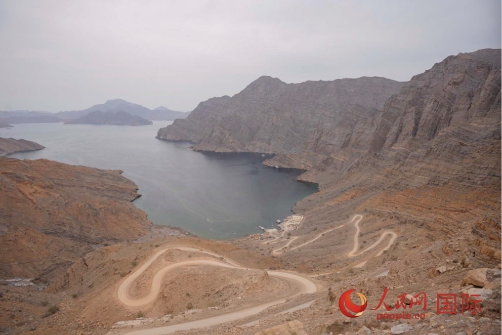 圖為阿曼北部穆桑代姆峽灣。人民網(wǎng) 塔里克·易卜拉欣攝
