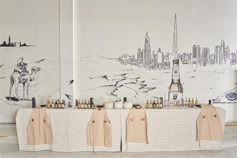 工廠內設有互動區(qū)，參觀訪客可以親手制作麥芽飲料，受訪對象供圖