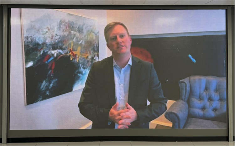 麥克弗森部長(zhǎng)通過(guò)視頻表達(dá)對(duì)中南基建合作前景和未來(lái)了良好祝愿。中國(guó)銀行約翰內(nèi)斯堡分行供圖