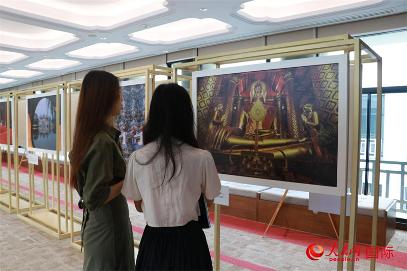 “遇見”攝影展現(xiàn)場。朱瀟逸攝