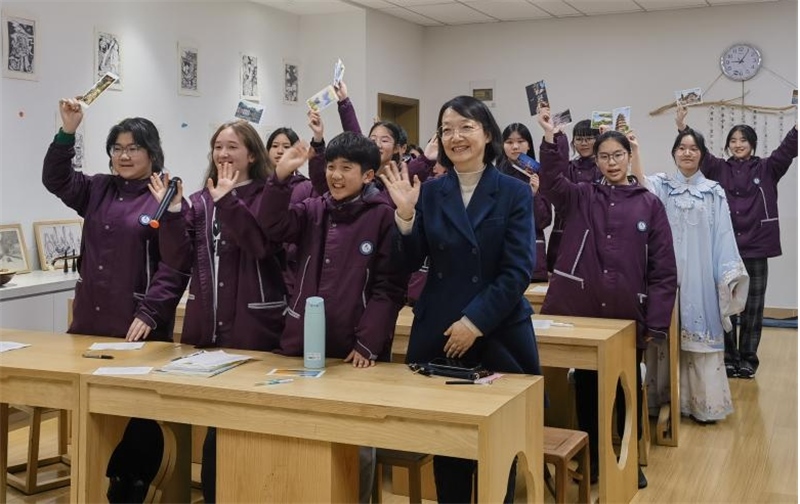 匡園初步部校長(zhǎng)鐘演發(fā)言。