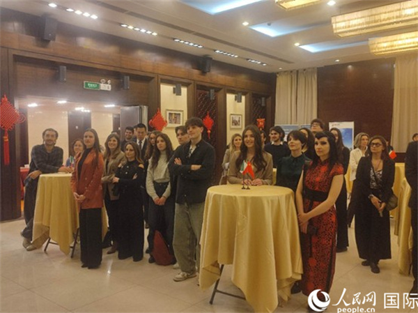 來自意大利多所高校的師生代表參加了此次活動(dòng)。人民網(wǎng)記者鄭彬攝