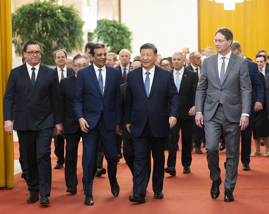 △3月28日上午，國家主席習(xí)近平在北京人民大會(huì)堂會(huì)見國際工商界代表。