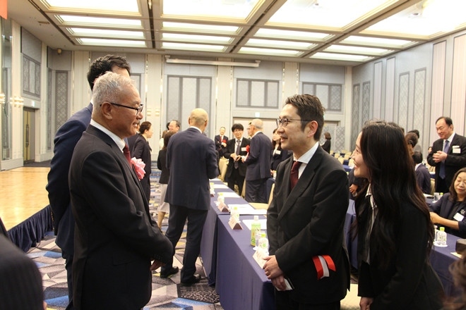 與會嘉賓熱切交流。中國駐福岡總領館供圖