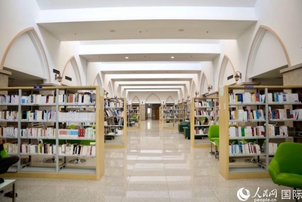 圖為吉布提國(guó)家圖書館一角。人民網(wǎng) 塔里克·易卜拉欣攝