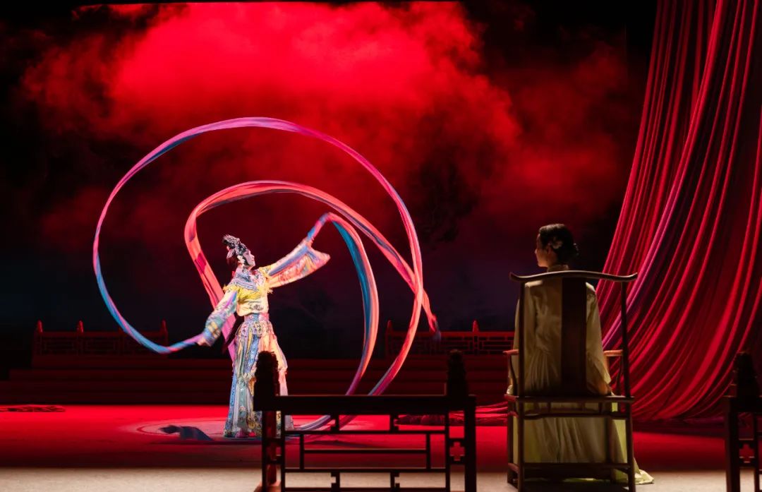 演出現(xiàn)場(chǎng)。北京人藝供圖