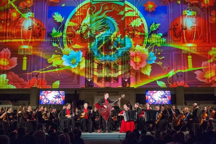 2025年2月6日，俄羅斯音樂家在圣彼得堡舉行的中俄新春音樂會上表演。新華社發(fā)（莫京娜 攝）