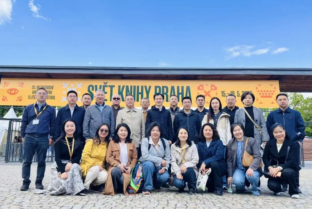 中國(guó)出版界代表團(tuán)合影。圖片均由國(guó)圖集團(tuán)供圖