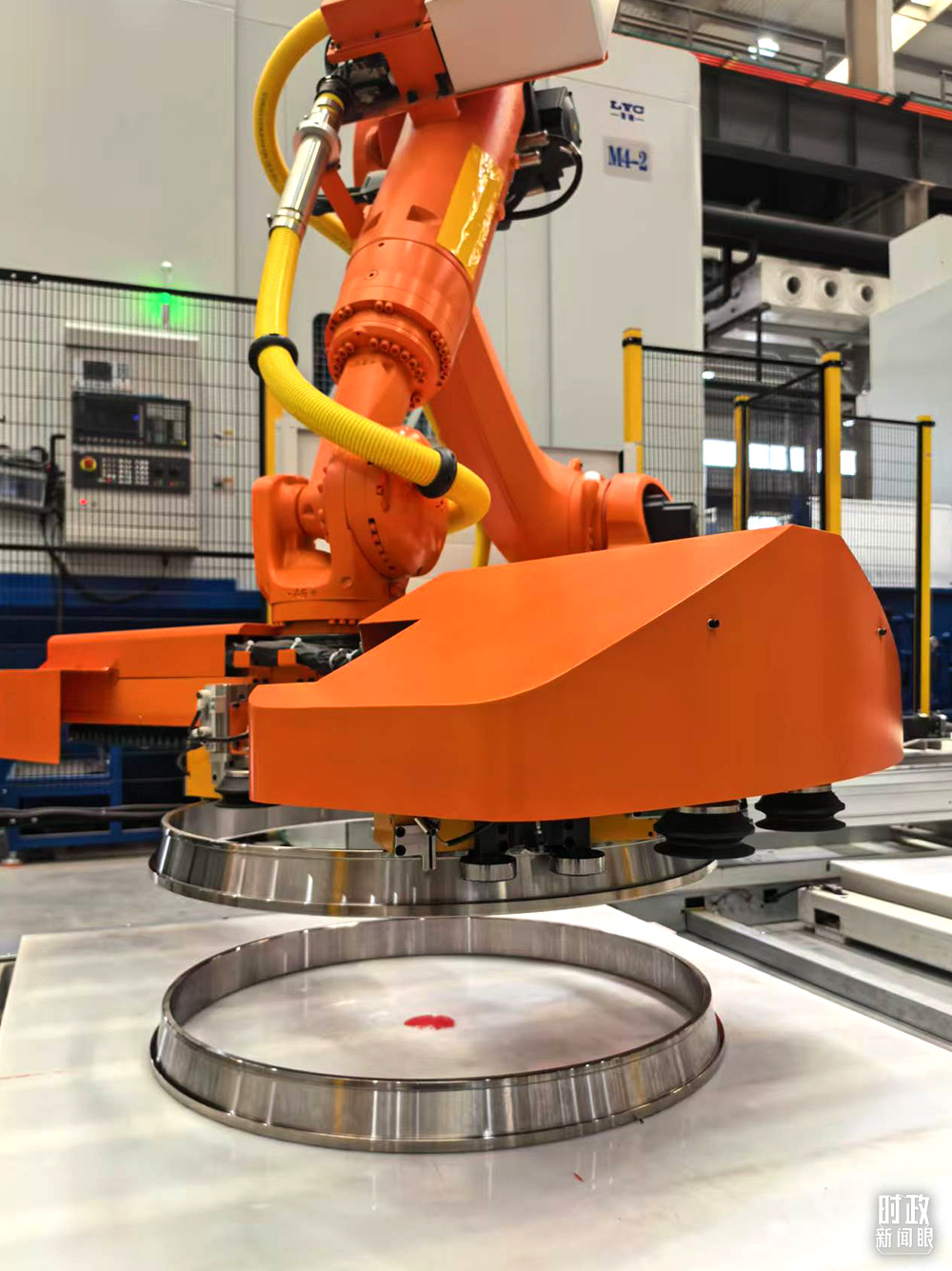 △洛軸產(chǎn)品。（總臺央視記者黎兵拍攝）